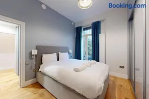 Spacious 2-Bed Near Camden & Tube - Image 3