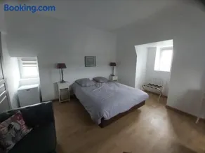 Chambre particuliere dans un manoir - Image 3