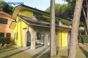 Villa Yellow - Image 1