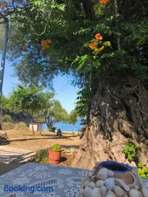 Kinira Seaside House - Image 4