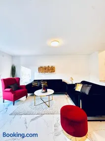 Elegant 5BR & 1LR Villa , Private Stay with Prime Location - Image 4