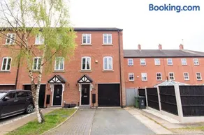 #Cloudstays Birmingham - City Getaway - 2 Lakes - Ideal For Couples Groups & Contractors - Image 2