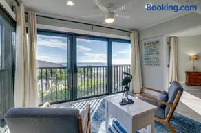 Perfect Beach Front Getaway - Image 1