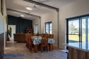 Honeybreeze - Scenic riverfront country farm - Image 4