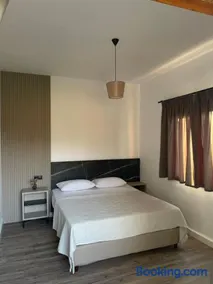Lenas View Room Nea Roda - Image 3