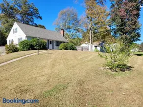 East Granby with AC and WiFi 3 minute to Bradley - Image 2
