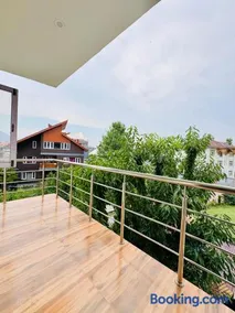Luxe 3BHK 3 Pvt Balcony Wifi rajbaghstays - Image 1