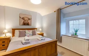 The Cottage on the Square, Wensley - Derbyshire Country Cottage. - Image 3