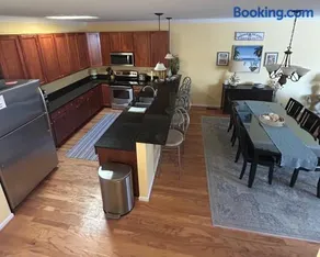 Luxurious Bayville Shores Home Close to the Beach! - Image 2