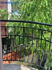 Vromos Guest House - Image 5