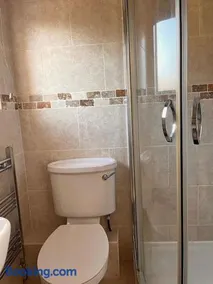 Spacious & modern 3 bedroom house in Peterlee - Image 5