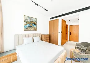 15 min from Dubai Marina & JBR beach Studio apartment AZURE BINGHATTI JVC - Image 2