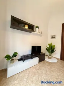 Gigi's Apartment - Image 2