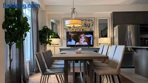 FIFA 2026 Kleinburg Luxe Town Residence 9 Queen Beds Sleeps 18 - Image 2