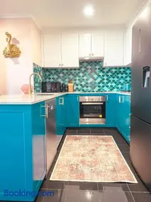 Darling Harbour stunning city location with pool, gym, wifi, Netflix - Image 2