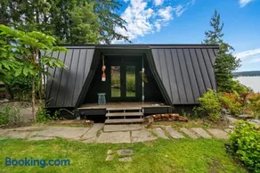 The Loft | Beach | Kayaks & Pickleball - Image 1