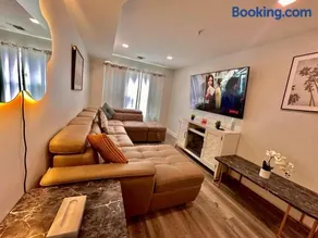The Modern Suite - 2BR Close to NYC - Image 4
