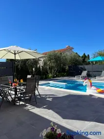 Boutique Apartment in villa with pool 2 - Image 4
