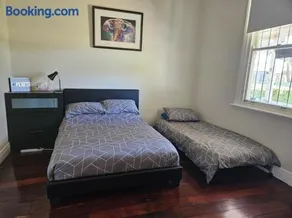 Globe Trotters Homestay - room in shared private residence - Image 4