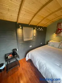 Jackdaws Shepherds Hut Sibford Gower - Image 5
