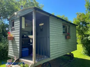 Shepherds Hut at Rhyd y Galen - Image 2