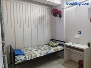 Little While Elitz-Budget & backpacker friendly micro hotel-Near metro - Image 3