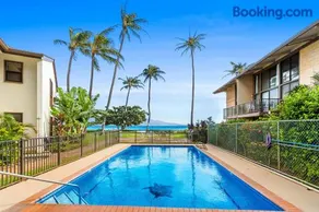 Modern and Romantic Beach Getaway - Steps to Beach LSV01 - Image 3