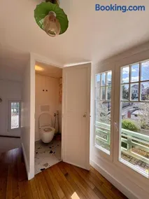 Beautiful family home 10 minutes from Versailles - Image 3