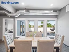 Modern Top Floor 2BR 1BA w Private Rooftop Patio South Hill Near Downtown - Image 3