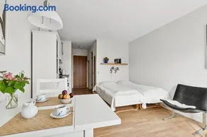 Apartamento vacacional con barbacoa, terraza y jardín | Vistas al agua - Image 5