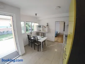 Garden View Apartments - Image 3