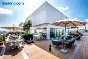 Lovely & Spacious Apartment with Pool & Gym in La Condesa - Icon - Image 1