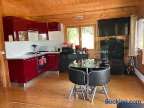 The Cabin with heated outdoor pool - Image 3