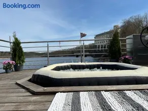 Luxury houseboat, Orlík Castle - Image 3