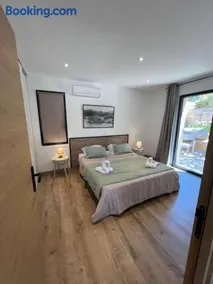 Aria Linda - Image 1
