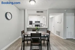 Halsten at Vinings 2515 Comfy 1 Bed 1 Bath - Image 2
