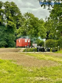 Sheelin Shepherds Hut 2 with Hot Tub - Image 4