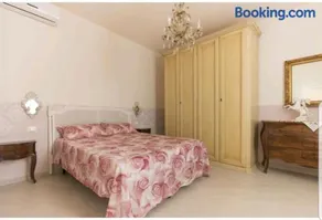 Historical Apartments By Seaside - Image 3