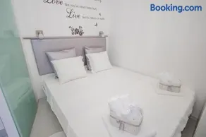 Luxury Studio Apartment White Sensation - Image 3