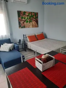 Park view apartment in Paralia Dionisiou - Image 3