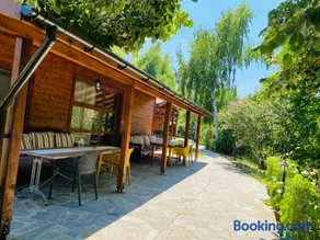 Friends Bungalows - Image 4