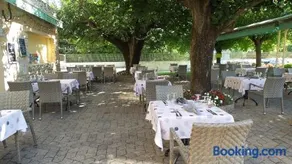 Logis Hotel Restaurant Mas de la Prairie - Image 5