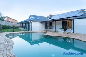The Shailer Escape - Luxury Home with Private Pool - Image 1