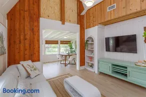 Orlando Home 6430: Purpose-Driven A-Frame Vacation Home - Image 2