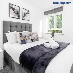 Modern Two Bedroom Apartment - Parking & Balcony - Netflix 6MC - Image 2