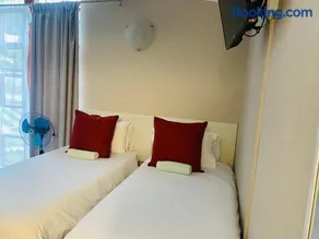 EThembeni Guesthouse - Image 2