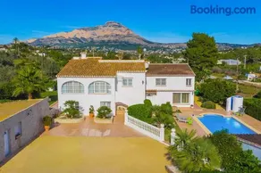 Villa avec terrasse, internet haut débit et barbecue | Vue montagne - Image 5