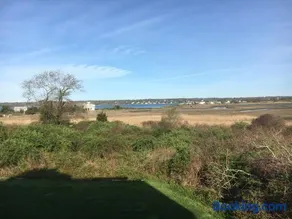 Large Modern Private Suite by the Sea- Birders Paradise - Image 1