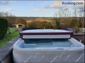 maison au bord du bois toute équipée avec jaccuzzi - Image 1