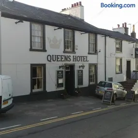 The Queens - Image 2